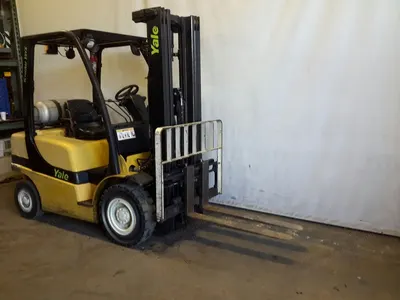 Yale, GLP050VX, 2007, LP Gas Forklift, 5000 lbs Capacity, 90/200 Inches Triple Stage Mast, Sideshift, Solid Pneumatic Tires