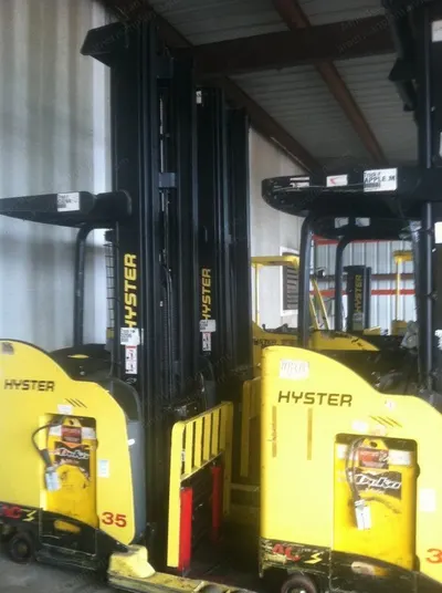 Hyster, N35ZR, 2007, 3500 lbs Capacity, Electric Narrow Aisle Single Reach, 3-Stage Mast