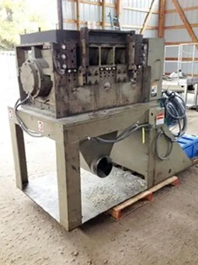 Cumberland, 37H, 1993, 150 HP, 15 Knife Helical Hog Rotor, Blower Discharge and Cyclone