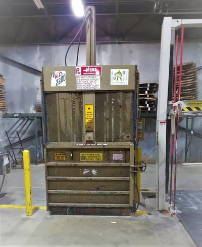 Piqua Baler, 58x31x54 Inches, 220V