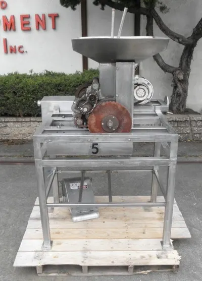 Urschel, CD, Stainless Steel Dicer, 5 HP, 1/3 Inch Blade Spacing