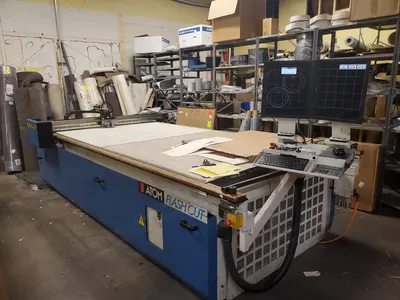 Atom, Flashcut 30155Pneu, 2008, 5x10 ft Table, Pneumatic Oscillating Blade