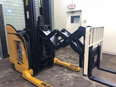 Yale, NDR035EA, 2012, Deep Reach Lift Truck, 3500 lbs Capacity, 95-212 Triple Stage Mast, 36V