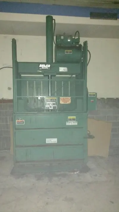 Selco, V5-R, 1996, Vertical Baler, 30x60x4 inch Bale Size, 6 inch Cylinder Diameter
