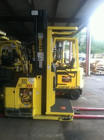 Hyster, R30XMS2, 2007, Electric Order Picker, 3000 lbs Capacity, 3-Stage Mast