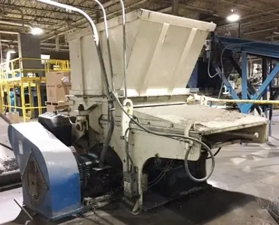 Vecoplan, RG52/100 U, 2002, 100 HP, 52 Inch Cutting Chamber, 37 Cutters