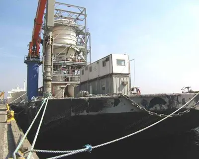 Kovako Barge Mounted Ship Unloader, 600 TPH, Pneumatic Type