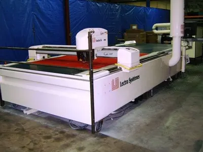 Lectra, Vector 7000V2, 1997, 72 inch Fabric Width, 7cm Cutting Height, with Computer