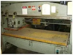 Schwabe, MT, Traveling Head Clicker, 22x30 inch Head, 34x84 inch Block