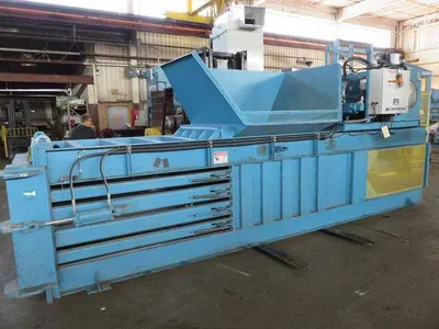 Summit Equipment, E9-7X, 2013, Overhead Feed Closed Door Baler, 40HP, 42x42x72 Inch Bale Size