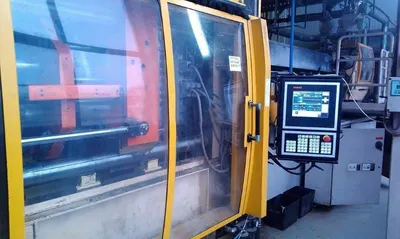 Husky, GL 300 PET 100/110 E 120, 2004, 300 Ton Clamping Force, 72 Cavities, 28mm Neck Diameter
