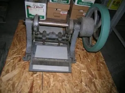Hardaker, Sample Cutter, 14.5 inch Working Width, Manual Cam Operation