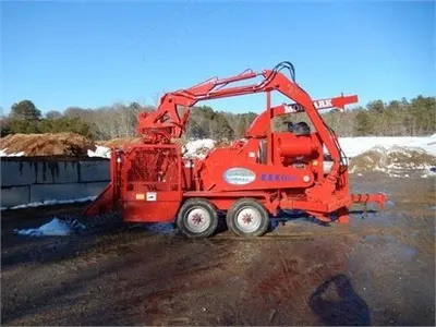 Morbark, 2400, 2002, 260HP Cummins Engine, 10 Inch Capacity, Morlift 150 Grapple