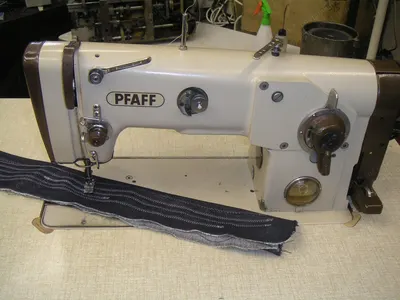 Pfaff, 438/900, Zigzag Sewing Machine, Auto Foot Lift, Thread Trimmer, Backstitch