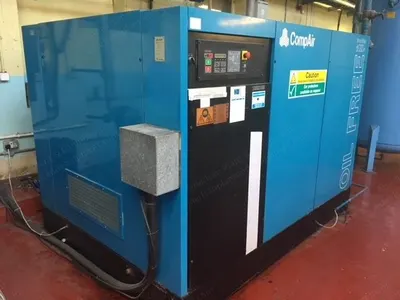 Broomwade, 6510-08, 1996, 6000F Compressor with Atlas Copco FD 560 Air Dryer and Air Tank, 8 Bar, 193.3 kW, Oil Free