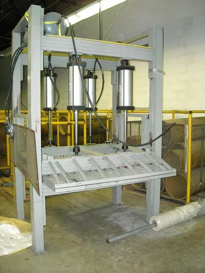 Futon Press, 1500x1800mm Platen, Four 16" Stroke Cylinders