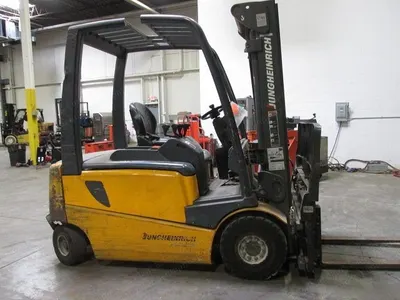 Jungheinrich, EFG425, 2008, 5000 lbs Capacity, 90/197" Triple Mast, 80V Electric Pneumatic Forklift