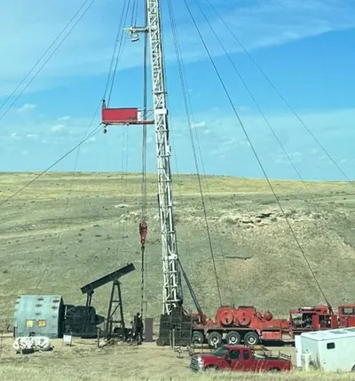 Dragon, XJ400, 2006, Workover Rig, 104' x 250,000# Derrick, Detroit Series 60 Engine, 100 Ton McKissick Blocks