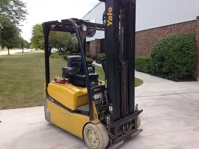 Yale, ERP035VT, 2013, 3-Wheel Electric Forklift, 3500 lbs Capacity, 94/216" Triple Stage Mast, 36V