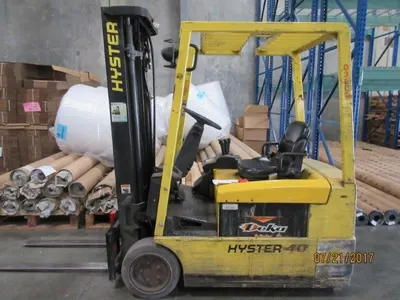 Hyster, J40XMT2, 2003, 4000 lbs Capacity, 36V, 3-Wheel Sit-Down Rider Lift