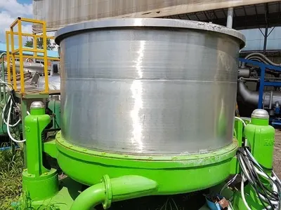 Han Sung, 72 Inch, 2007, 800 kg Capacity, 30 kW Motor Centrifugal Hydro Extractor