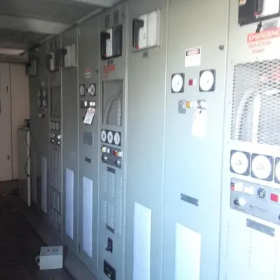 Caterpillar, 3512, 1070 kW, 20000 Hours, with Ross Hill 1400 SCR, with Caterpillar 3306 Camp Generator