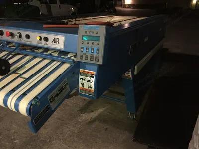 Chicago, Air Towel Folder, 2005, Low Hours
