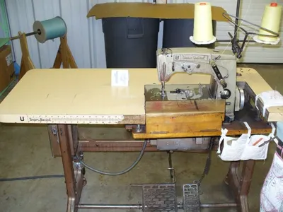 Union Special, 56300, Single Needle Sewing Machine with Table