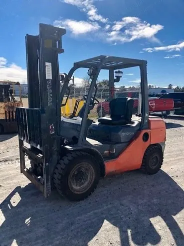 Toyota, 8FDU30, 2007, 6000 lbs Capacity, Diesel, Sideshift, Solid Pneumatic Tires