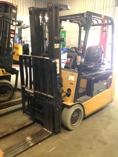 Caterpillar, ET3500, 2009, 3-Wheeler Forklift, 3500 lbs Capacity, Triple Stage Mast, 36V