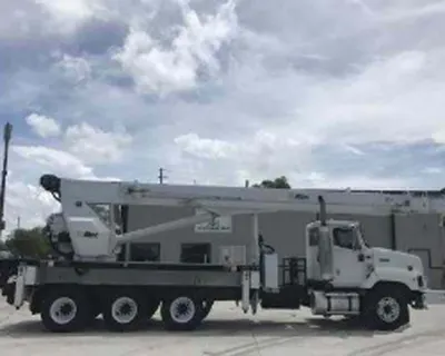Altec, AC26103, 2006, 26 Ton Capacity, 103' Main Boom, 26'-44' Swing Away Jib