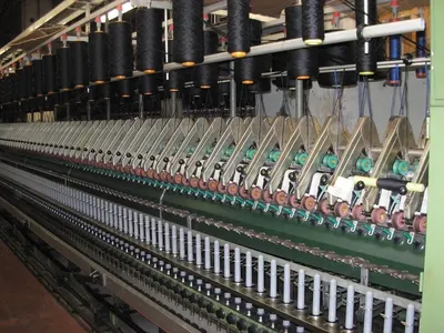 Zinser, 421, 1992, 576 Spindles, Gauge 82.5, Ring 51, Automatic Doffing