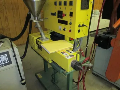 Wayne, 1 Inch, 24:1 L/D, Table Top Extruder, with Hopper Dryer