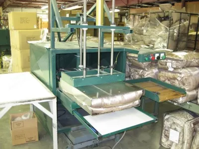 Quilt Compressing and Packing Machine