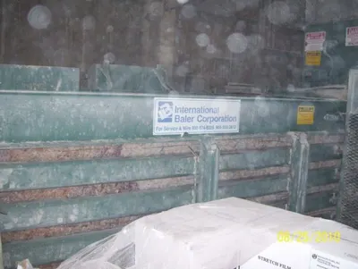 IBC, Horizontal Baler, 1997, 40 HP, 8 inch Cylinder Bore, 30x42 inch Bale Size