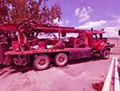 Versadrill, V100NG, 2005, 300/200 Air Compressor, 5x6 Gardner Denver Mud Pump, Mounted on International 7500 6x6 Truck