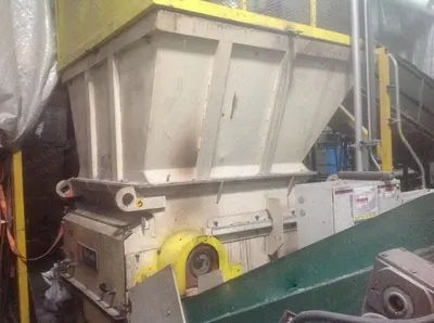 Retech, RG52, Single Shaft Shredder, 125 HP, 52x48" Opening, with Infeed Conveyor