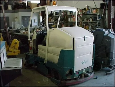 Tennant, 7300, 2005, Rider Scrubber, 36 Volts, 1400 Hours