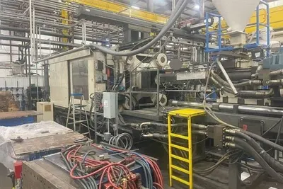 Cincinnati Milacron, VL 1000-116, 1996, 1000 Tons, 116 Shot Size, Wittmann W-440 Robot