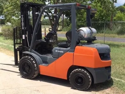Toyota, 8FGU30, 2012, 6000 lbs Capacity, 180 inch Lift Height, LP Gas, Solid Pneumatic Tires