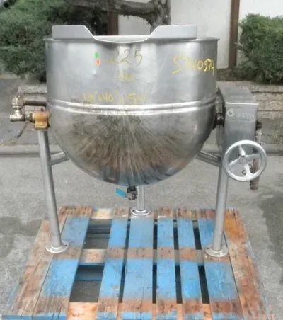 Groen, DL/60, 60 Gallon Stainless Steel Jacketed Kettle, Tilt Capability, 28x24 inch Bowl