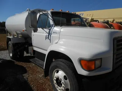 Ford, F800, 1998, 2500 Gallon, Cummins 6 Cylinder, 6 Speed