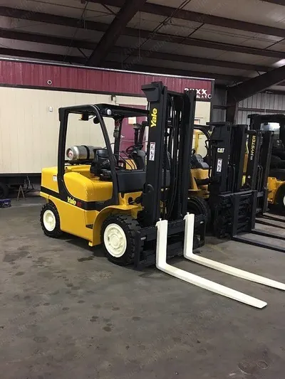 Yale, GLP080VX, 2008, 8000 lbs Capacity, 2-Stage Mast, Sideshift, Solid Pneumatic Tires