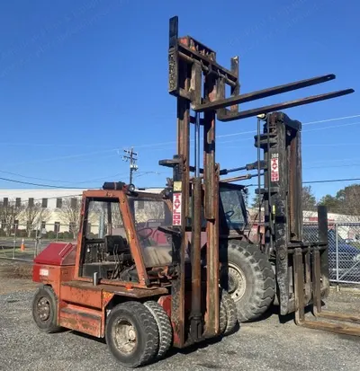 Taylor, Y15WSNF, 15,000 lb Capacity, Pneumatic Tires, Diesel Forklift
