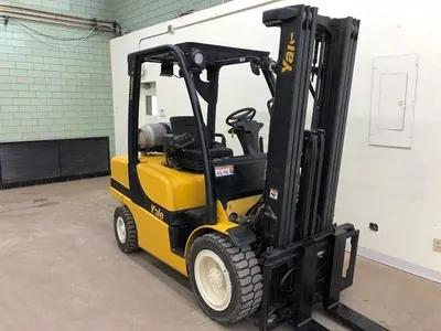 Yale, GLP070VX, 2011, 7000 lbs Capacity, Triple Stage Mast, Pneumatic Tires