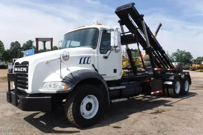 Mack, Roll-Off Truck, 2006, Gilbreath Roll Off System, Super 10 Speed, 128,770 Miles