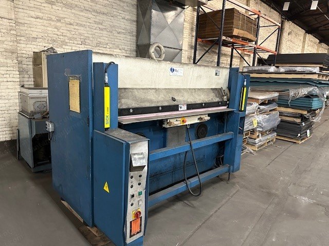 Atom, S-6110/2, 2002, 78" x 41", 100 Ton Capacity, 9" Max Cutting Height
