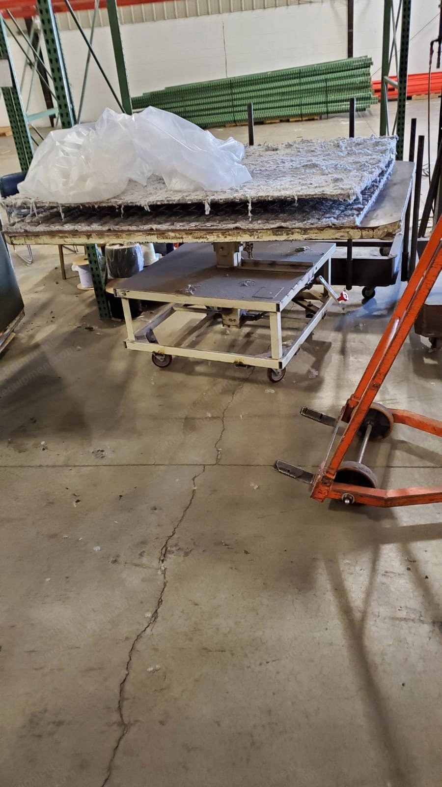 Mattress Build-Up Spin Table