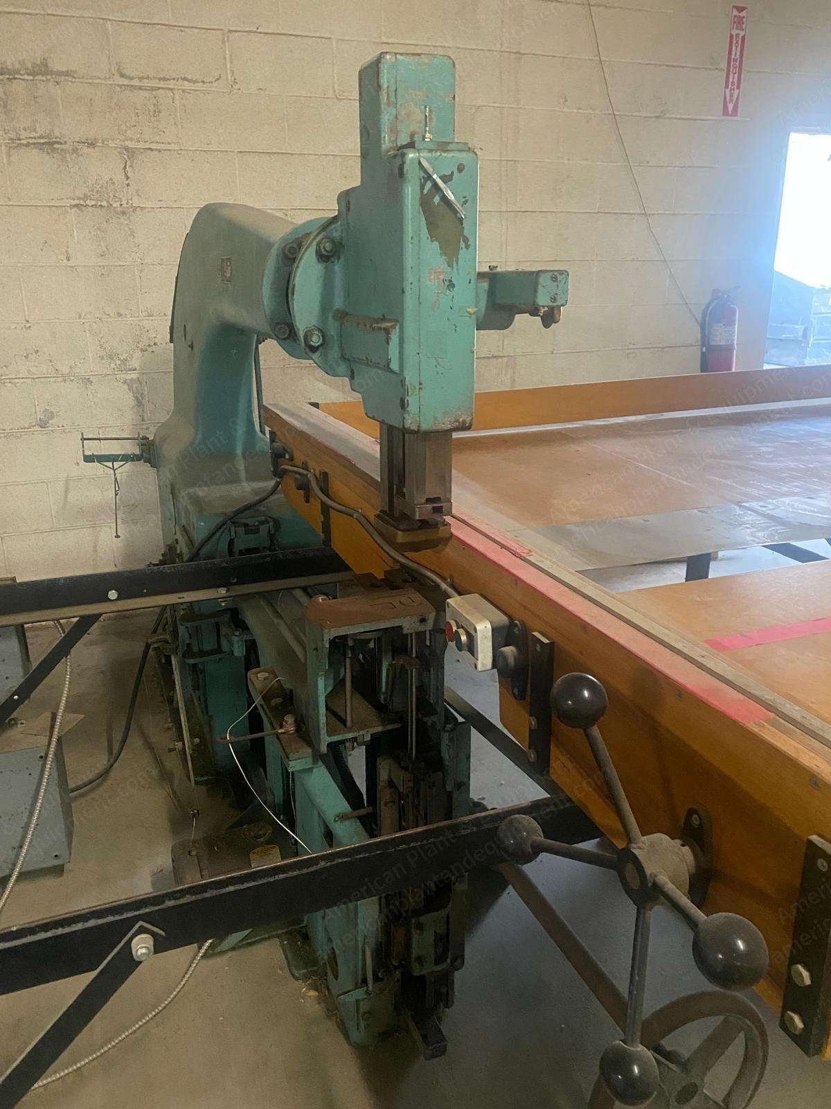 United, Lace Tufter, Complete, with Parts Machine