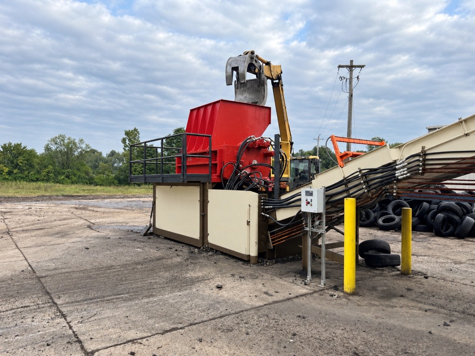 BCA, ES-2000, Dual Shaft Primary Shredder, 300 HP, 48 x 72 inch Feed Opening